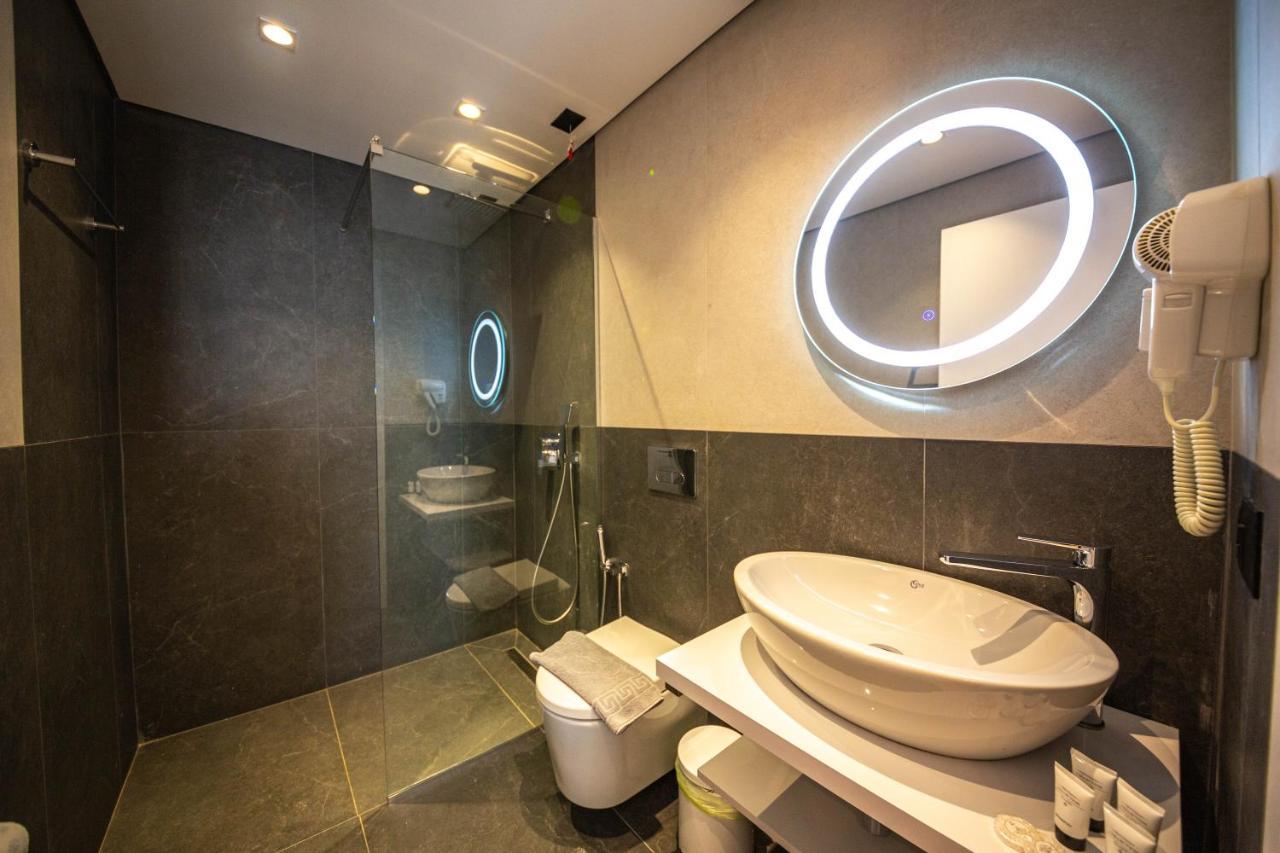 Hotel Portanova Саранде Екстериор снимка
