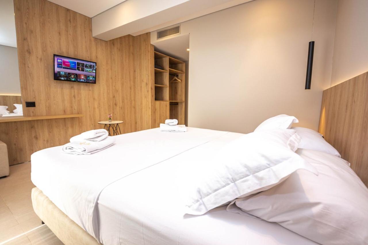 Hotel Portanova Саранде Екстериор снимка