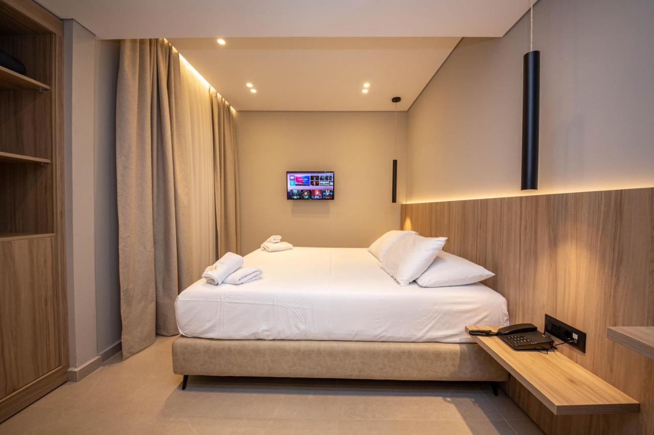 Hotel Portanova Саранде Екстериор снимка